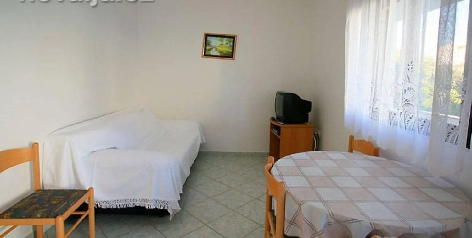 Apartments Milja - 10 M From Sea Mandre Croatia