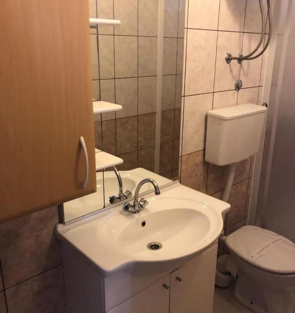 Apartments Milja - 10 M From Sea Mandre