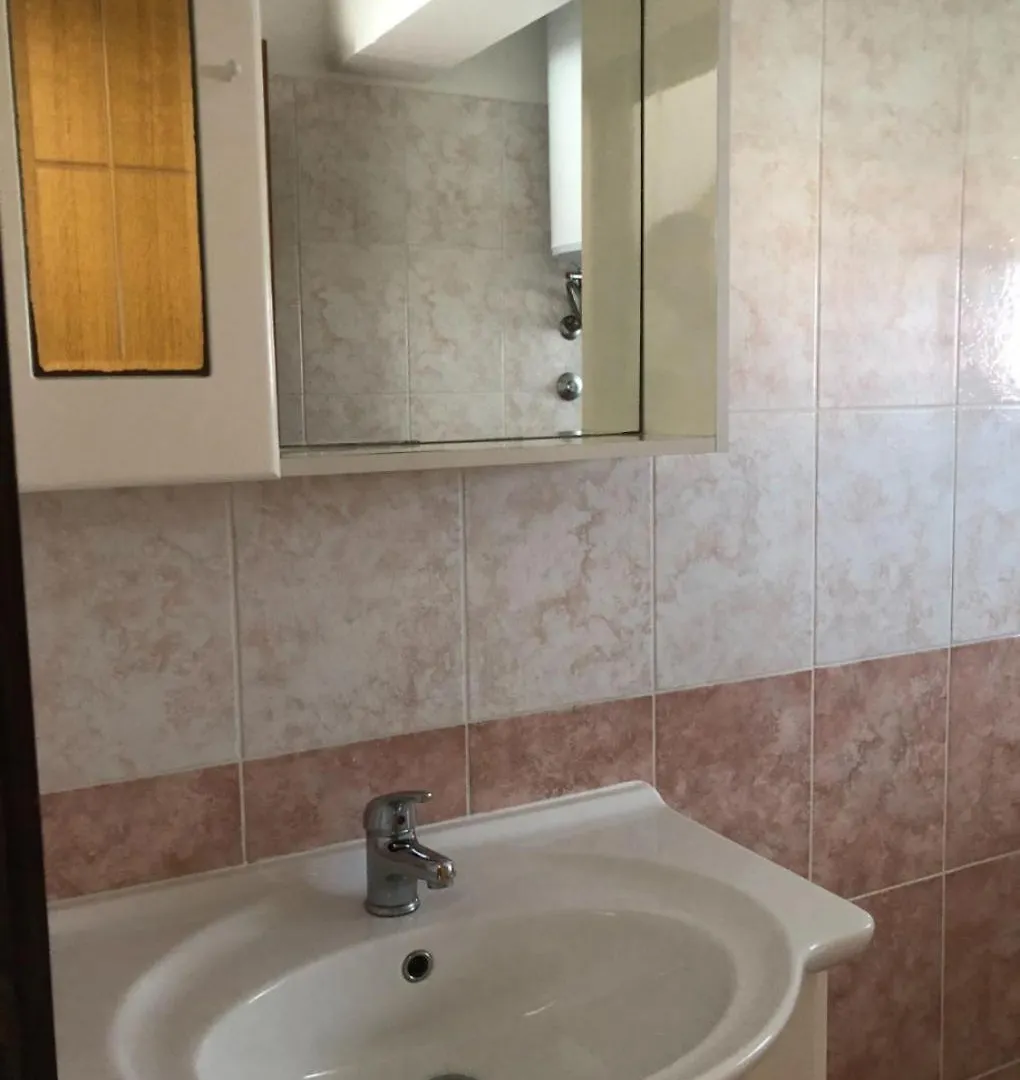 Apartments Milja - 10 M From Sea Mandre