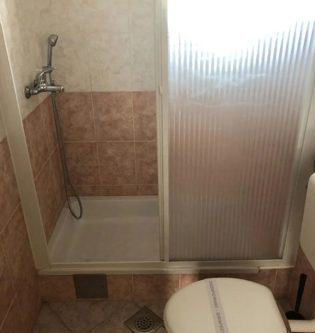 Apartments Milja - 10 M From Sea Mandre Croatia