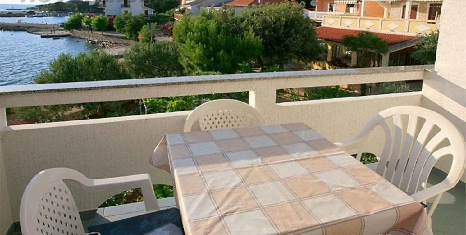 Apartments Milja - 10 M From Sea Mandre