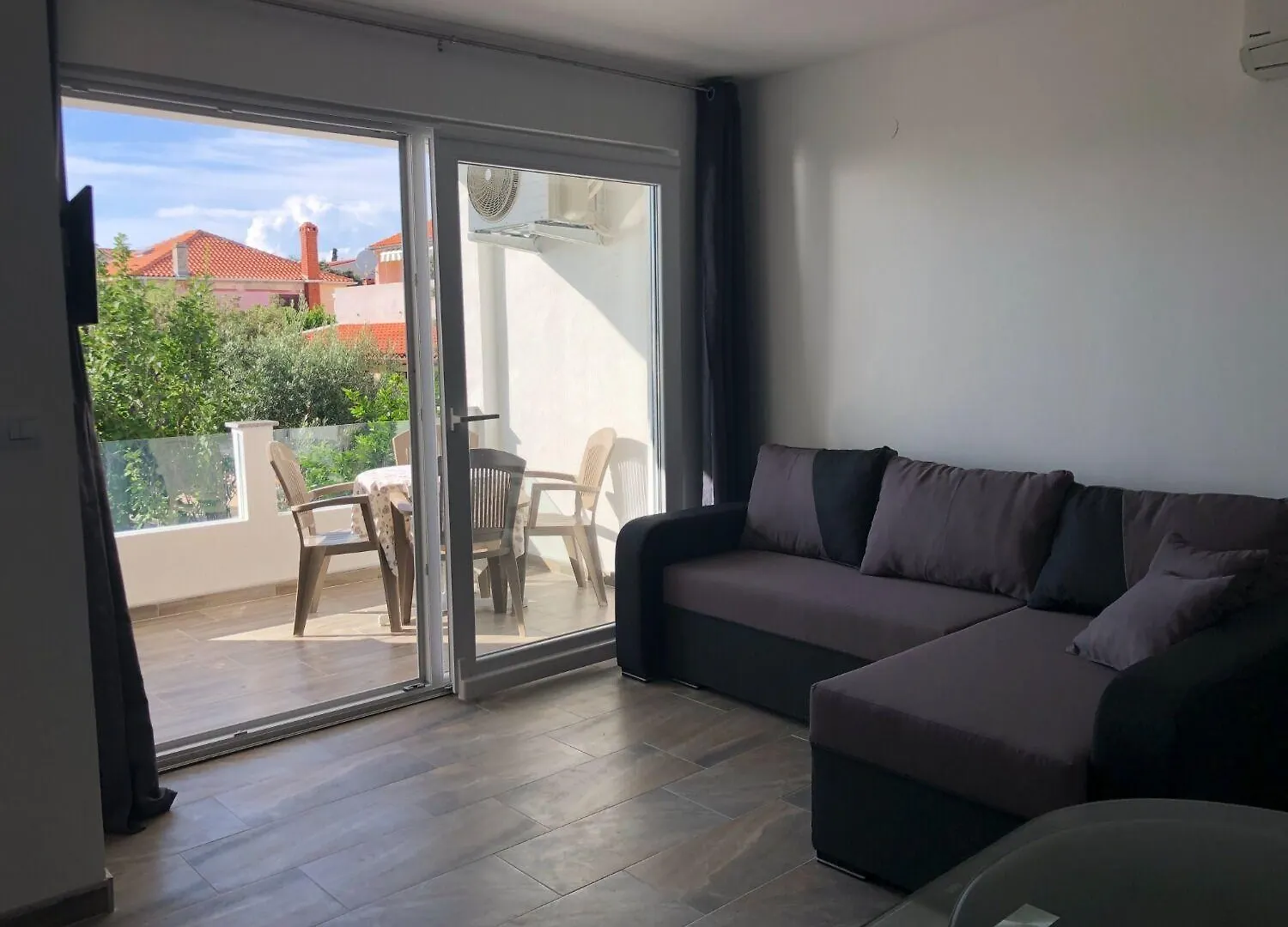 Apartments Milja - 10 M From Sea Mandre