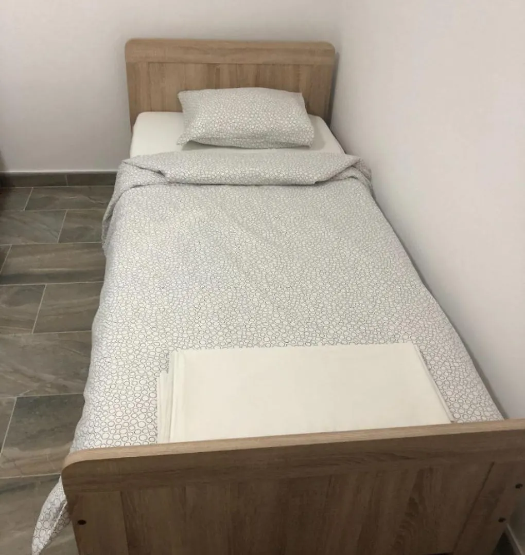 Apartments Milja - 10 M From Sea Mandre