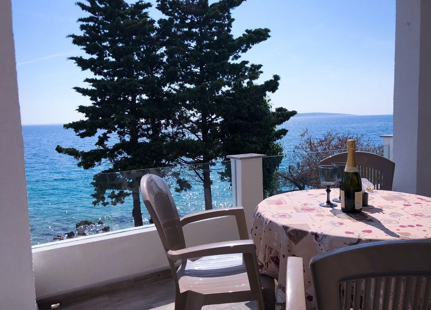 Apartments Milja - 10 M From Sea Mandre