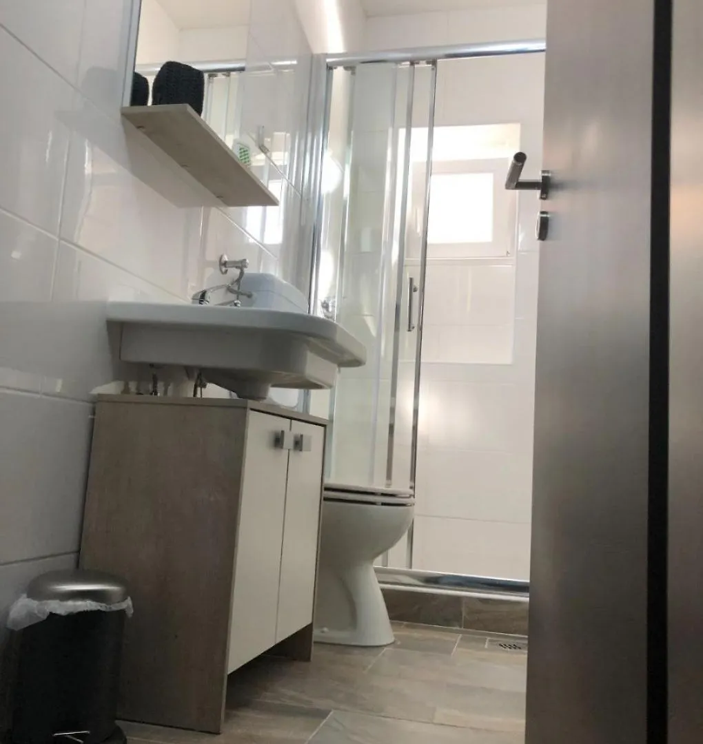 Apartments Milja - 10 M From Sea Mandre Croatia
