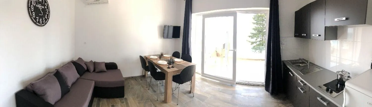 Apartments Milja - 10 M From Sea Mandre
