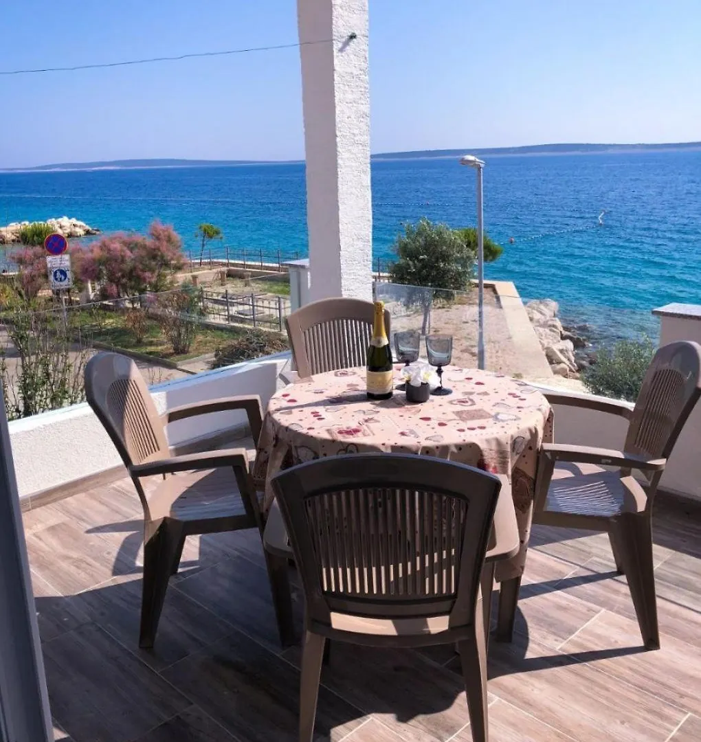 Apartments Milja - 10 M From Sea Mandre