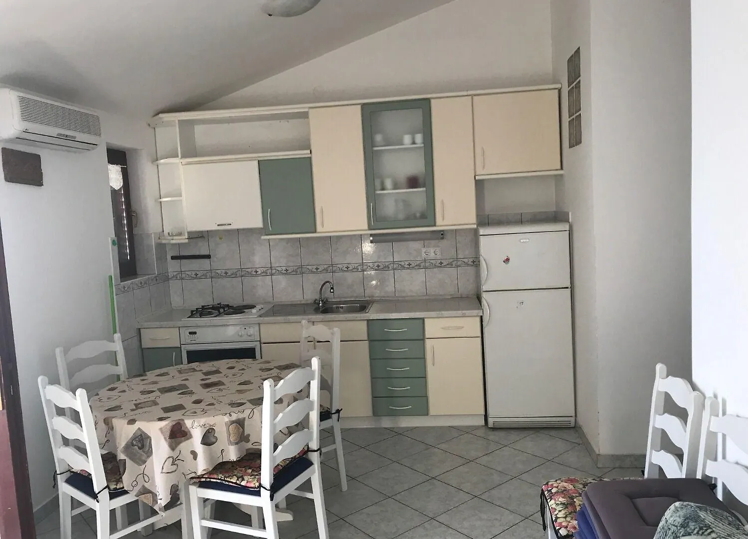 Apartments Milja - 10 M From Sea Mandre