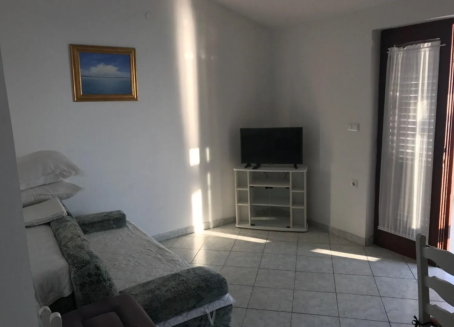 Apartments Milja - 10 M From Sea Mandre 0*,
